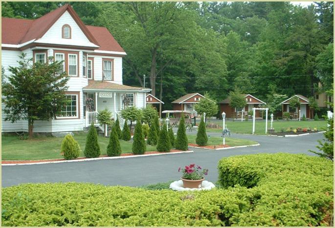 Seven Dwarfs Motel & Cabins Lake George Exteriör bild