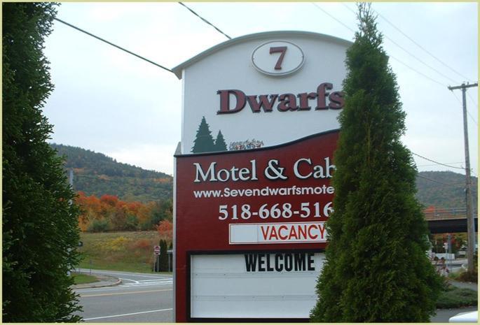 Seven Dwarfs Motel & Cabins Lake George Exteriör bild