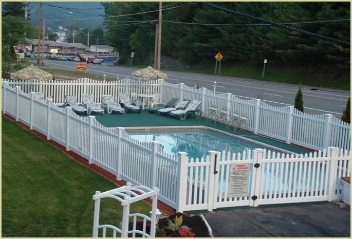 Seven Dwarfs Motel & Cabins Lake George Exteriör bild