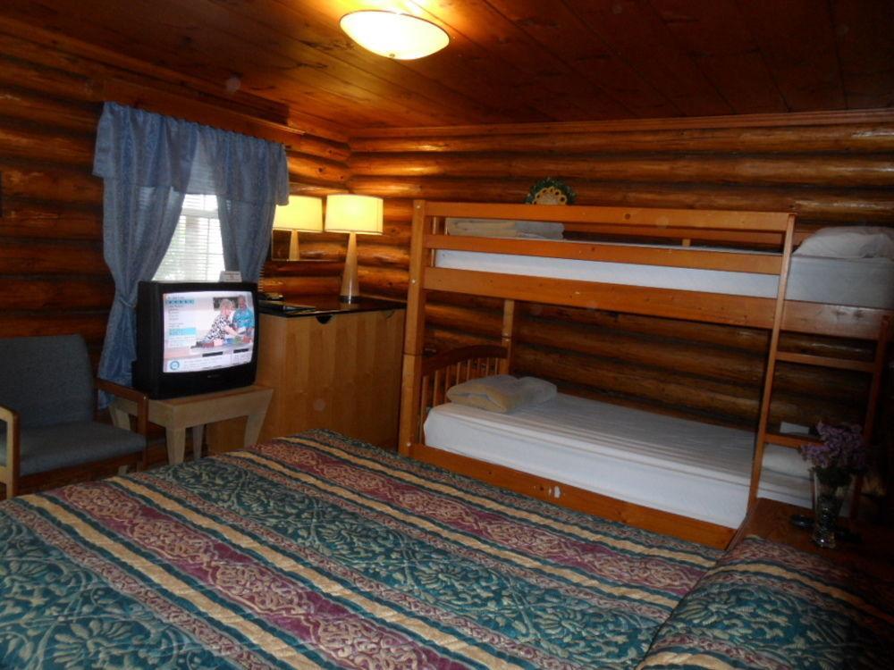 Seven Dwarfs Motel & Cabins Lake George Exteriör bild